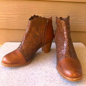 Brighton Glory boots